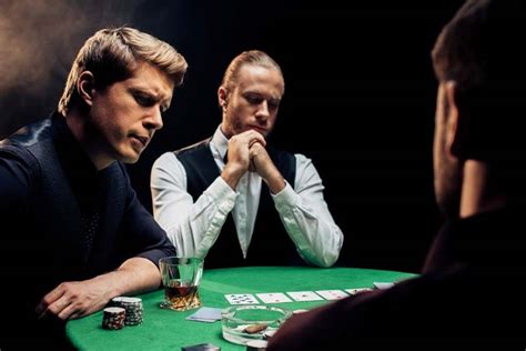 Heads up poker locutores